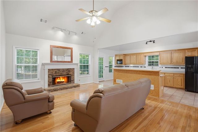 3990 F A A Road, Cumming, GA 30041
