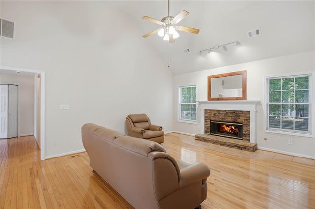 3990 F A A Road, Cumming, GA 30041