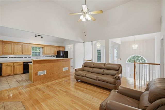 3990 F A A Road, Cumming, GA 30041