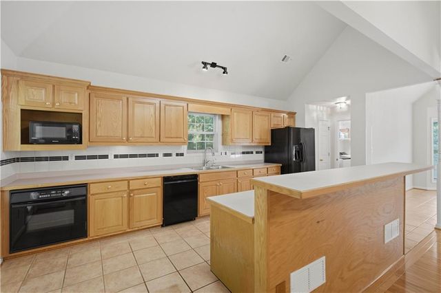 3990 F A A Road, Cumming, GA 30041