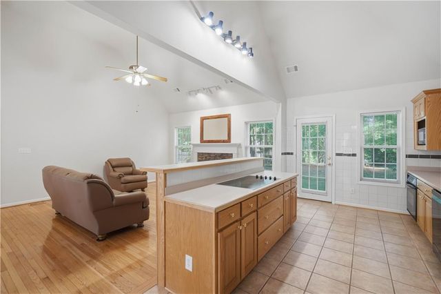 3990 F A A Road, Cumming, GA 30041