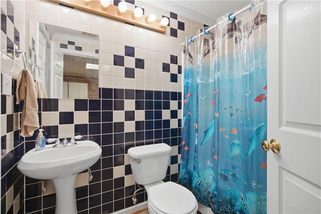 3990 F A A Road, Cumming, GA 30041