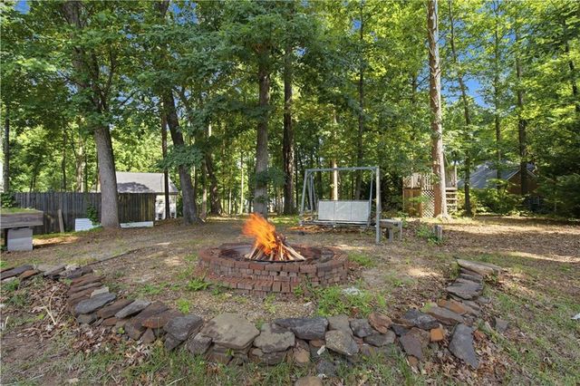 3990 F A A Road, Cumming, GA 30041