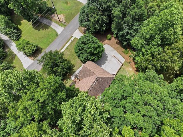 3990 F A A Road, Cumming, GA 30041