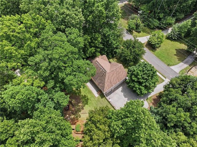 3990 F A A Road, Cumming, GA 30041
