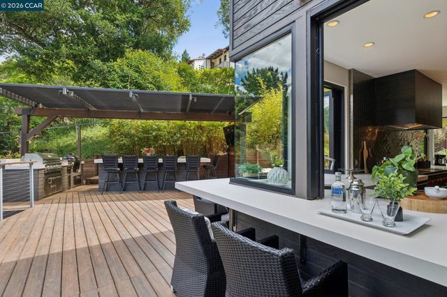 32 Los Dedos Road, Orinda, CA 94563