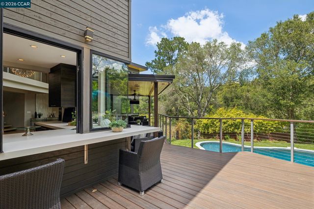 32 Los Dedos Road, Orinda, CA 94563