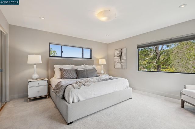 32 Los Dedos Road, Orinda, CA 94563