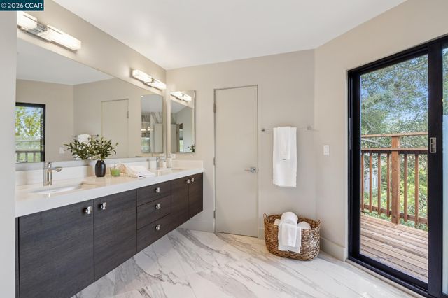 32 Los Dedos Road, Orinda, CA 94563