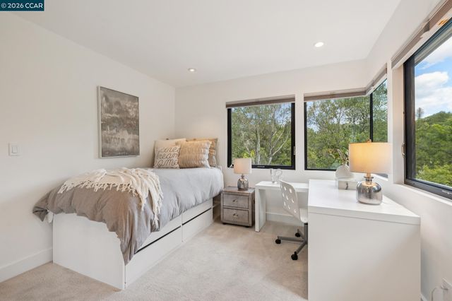 32 Los Dedos Road, Orinda, CA 94563