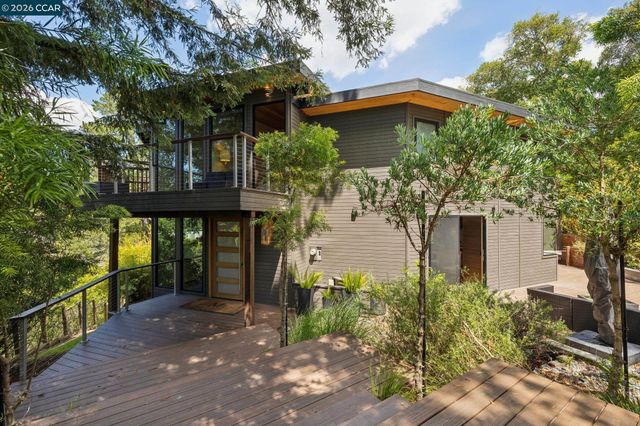 32 Los Dedos Road, Orinda, CA 94563