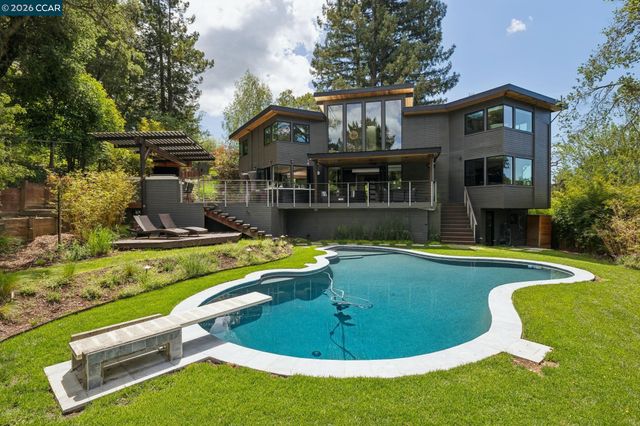 32 Los Dedos Road, Orinda, CA 94563