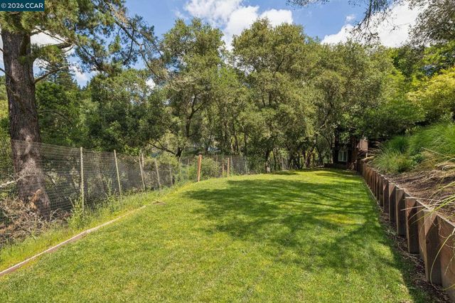 32 Los Dedos Road, Orinda, CA 94563
