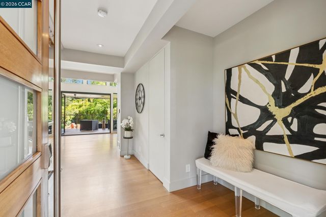 32 Los Dedos Road, Orinda, CA 94563