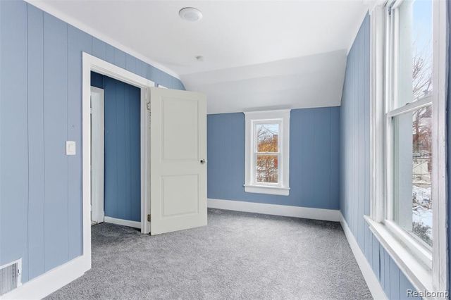 5462 Parker Street, Detroit, MI 48213