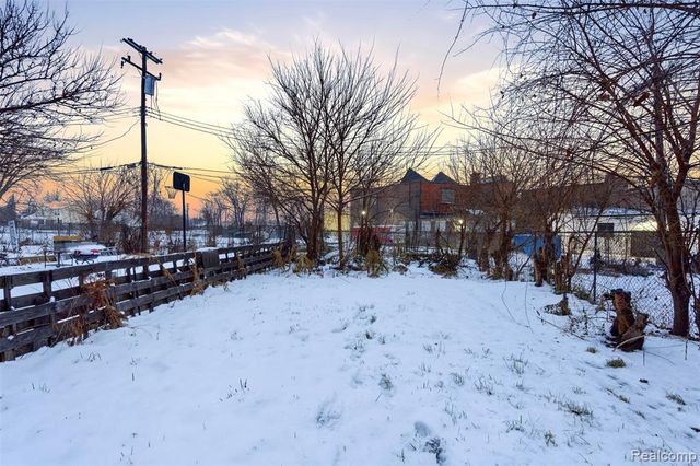 5462 Parker Street, Detroit, MI 48213