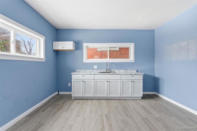 5462 Parker Street, Detroit, MI 48213