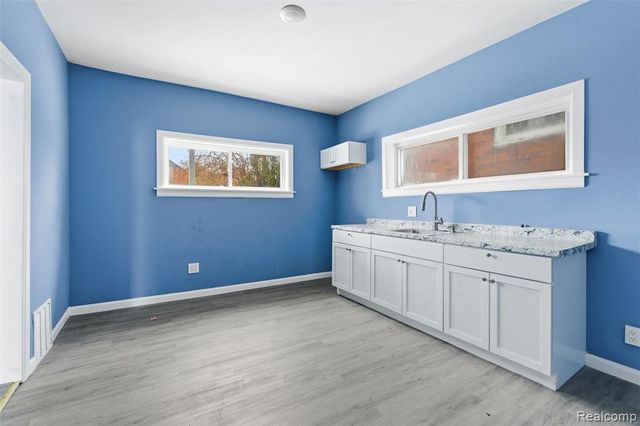 5462 Parker Street, Detroit, MI 48213