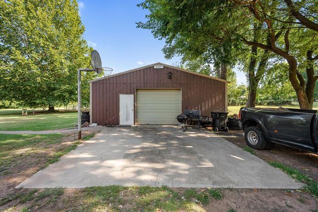 2341 Squirrel Road, Tuttle, OK 73089