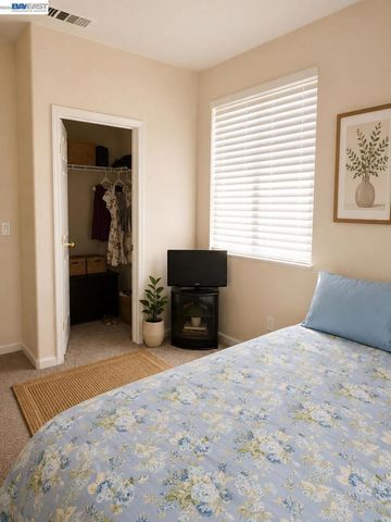 2359 Bayless Way, Sacramento, CA 95835