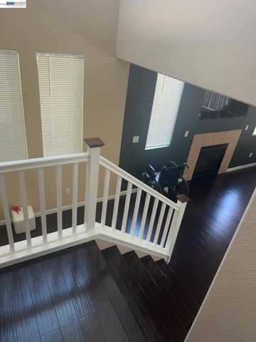2359 Bayless Way, Sacramento, CA 95835