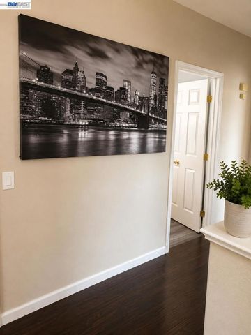 2359 Bayless Way, Sacramento, CA 95835