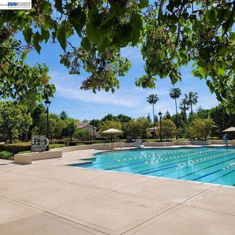 2359 Bayless Way, Sacramento, CA 95835