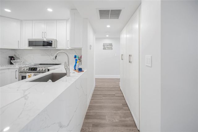 301 N Ocean Blvd 404, Pompano Beach, FL 33062