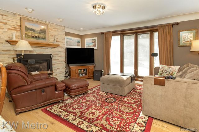 85 Stalwart Drive, Troy, MI 48098