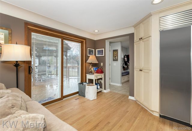 85 Stalwart Drive, Troy, MI 48098