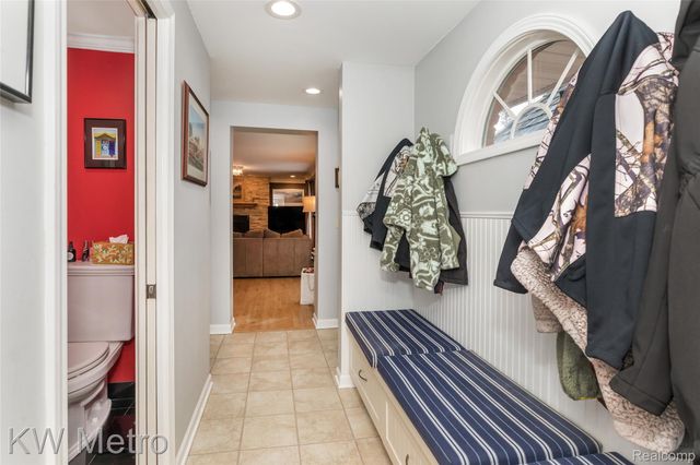 85 Stalwart Drive, Troy, MI 48098