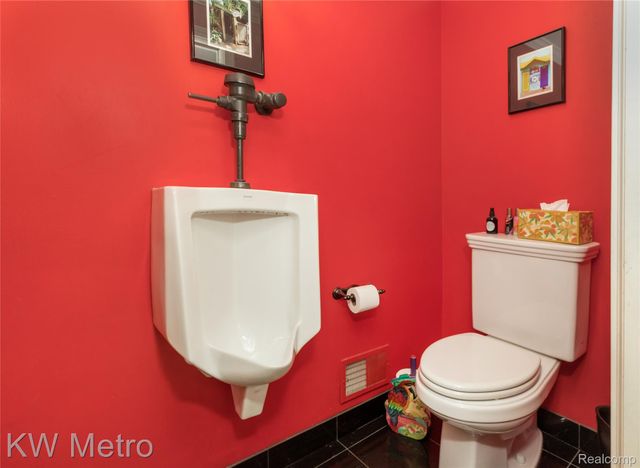 85 Stalwart Drive, Troy, MI 48098