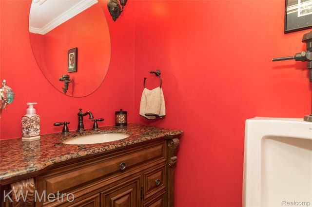 85 Stalwart Drive, Troy, MI 48098