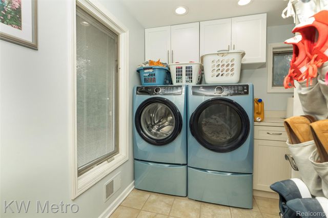 85 Stalwart Drive, Troy, MI 48098