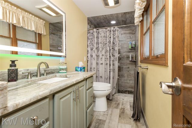 85 Stalwart Drive, Troy, MI 48098