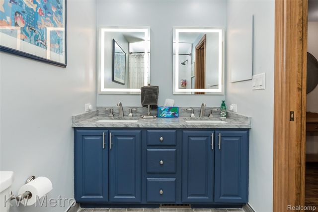 85 Stalwart Drive, Troy, MI 48098