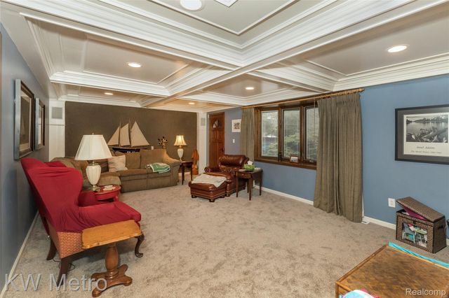 85 Stalwart Drive, Troy, MI 48098