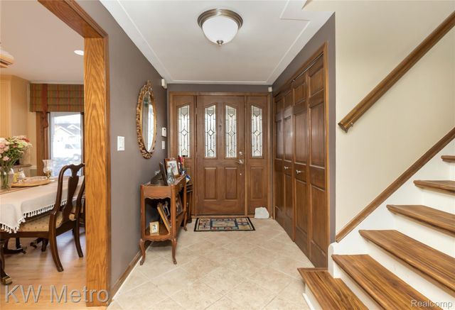 85 Stalwart Drive, Troy, MI 48098