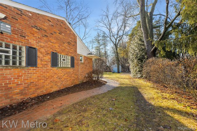 85 Stalwart Drive, Troy, MI 48098