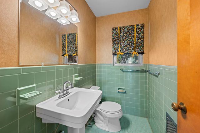 133 Royal Oaks Rd, Kerrville, TX 78028