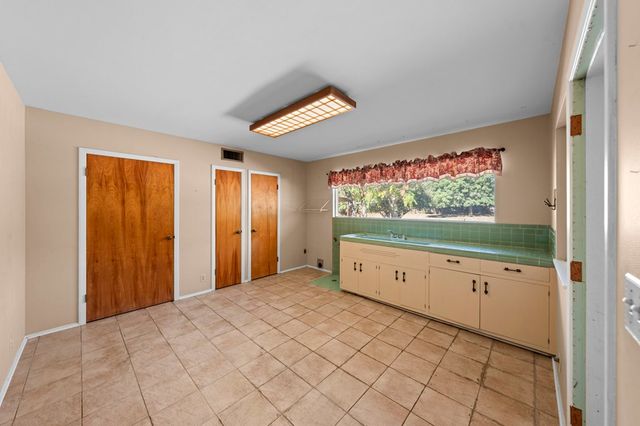 133 Royal Oaks Rd, Kerrville, TX 78028