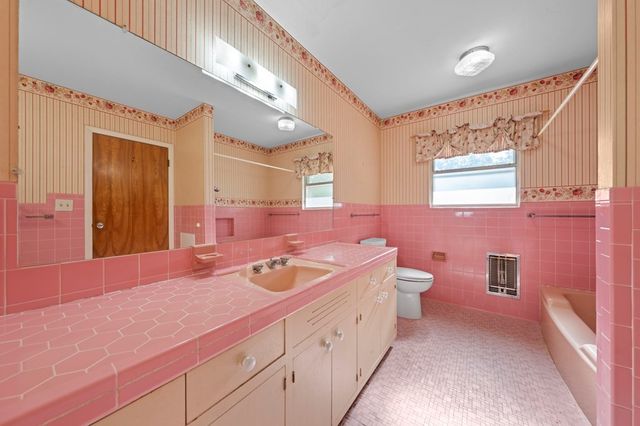 133 Royal Oaks Rd, Kerrville, TX 78028