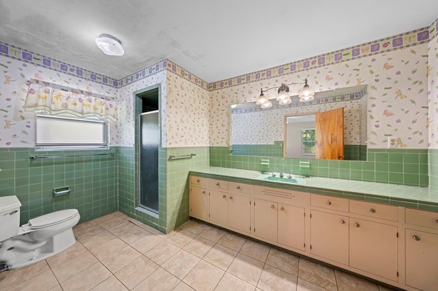 133 Royal Oaks Rd, Kerrville, TX 78028