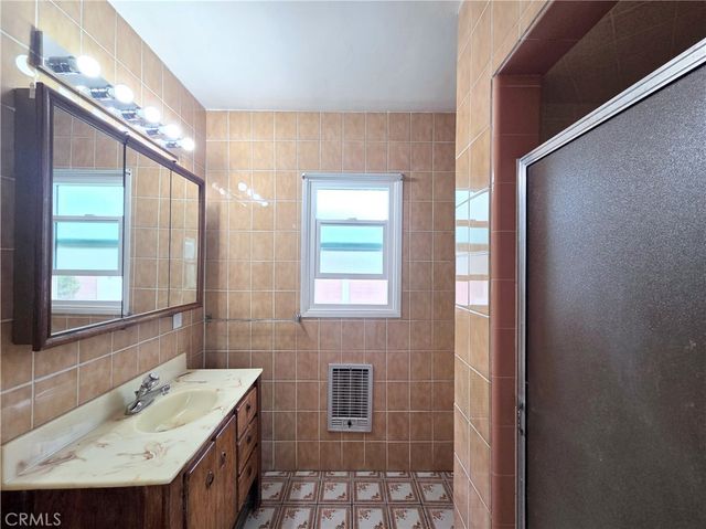 6250 Lemon, Long Beach, CA 90805