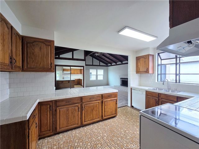 6250 Lemon, Long Beach, CA 90805