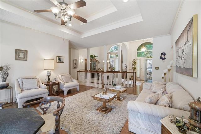 2701 W 137th Place, Leawood, KS 66224