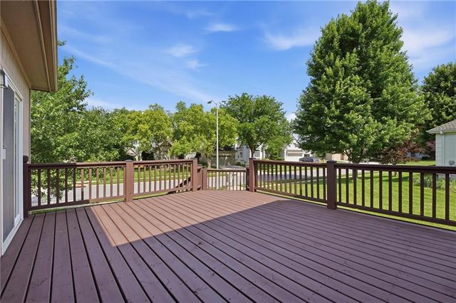 2701 W 137th Place, Leawood, KS 66224