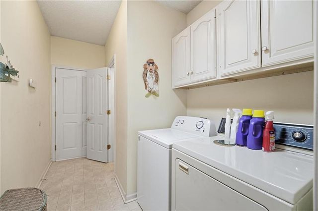 2701 W 137th Place, Leawood, KS 66224