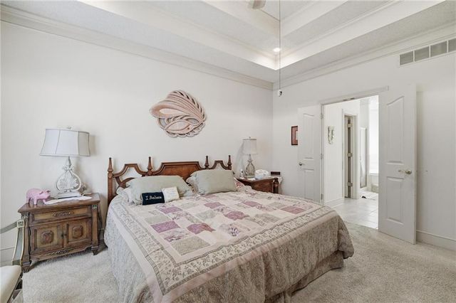 2701 W 137th Place, Leawood, KS 66224