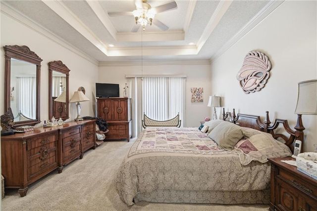 2701 W 137th Place, Leawood, KS 66224